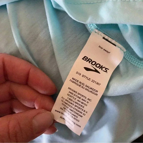 Brooks Running Fleet are the Feet Serene in the Spirit of the Runner Graphic Tee - Picture 6 of 10